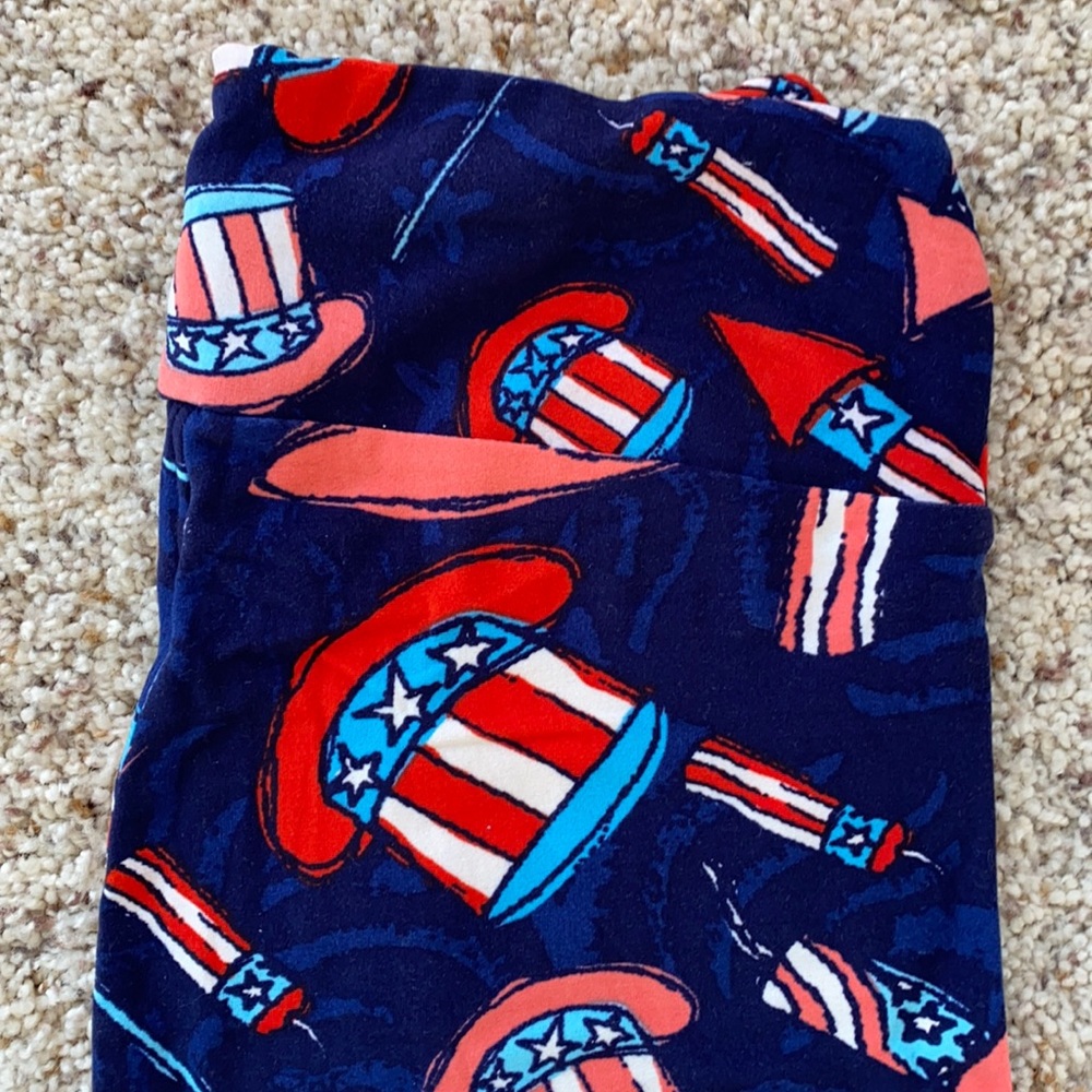 • Lularoe OS Leggings •